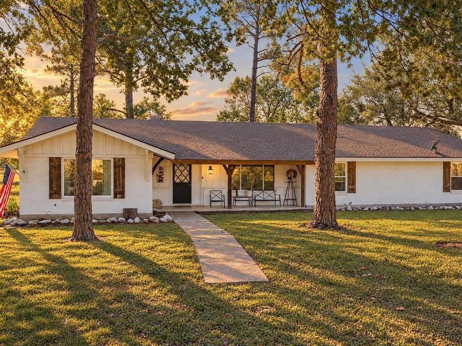 Property photo for 4800 Oak Grove Road, Ennis, TX