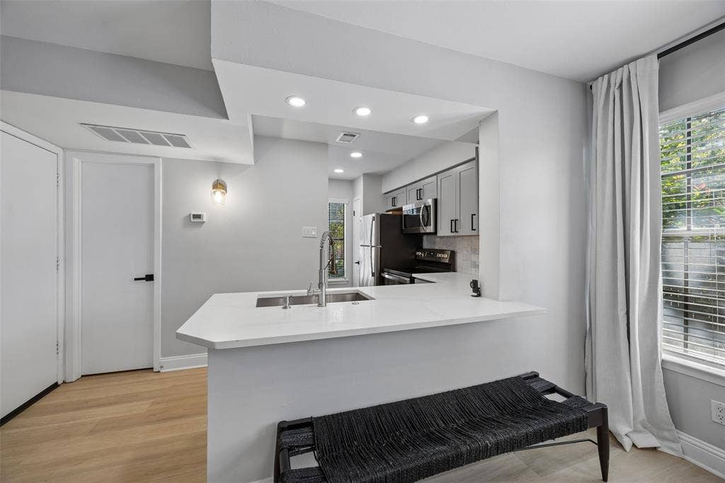 5335 Bent Tree Forest Drive, #117, Dallas, TX 75248 5335 Bent Tree Forest Drive, #117, Dallas, TX 75248