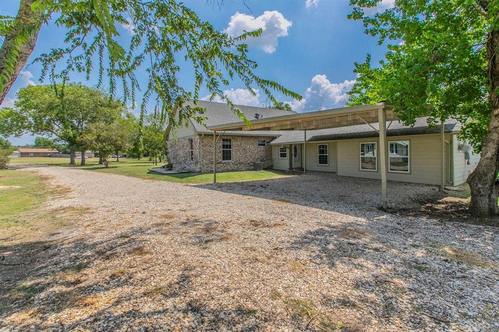 768 Elmwood Drive, Woodway, TX 76712 768 Elmwood Drive, Woodway, TX 76712