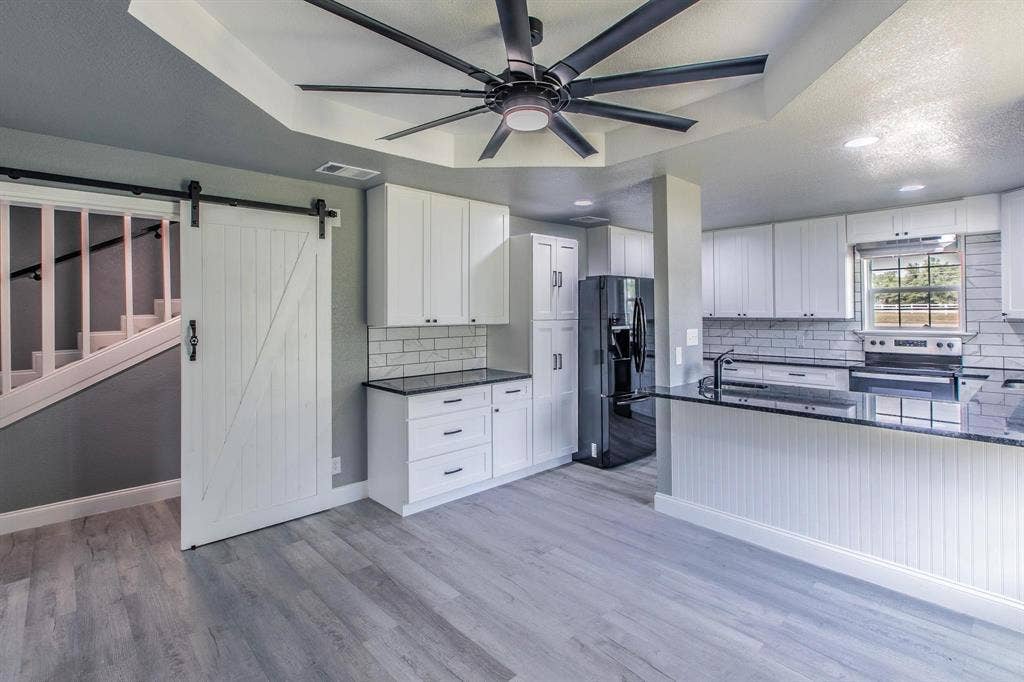 768 Elmwood Drive, Woodway, TX 76712 768 Elmwood Drive, Woodway, TX 76712