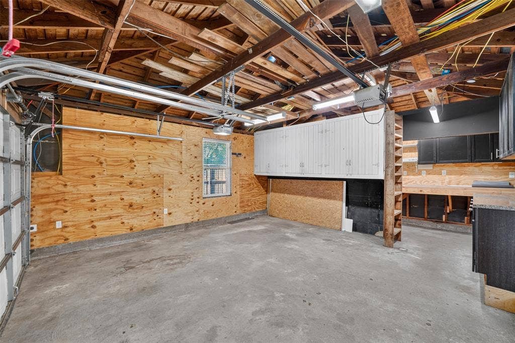9733 Edgelake Drive, Dallas, TX 75218