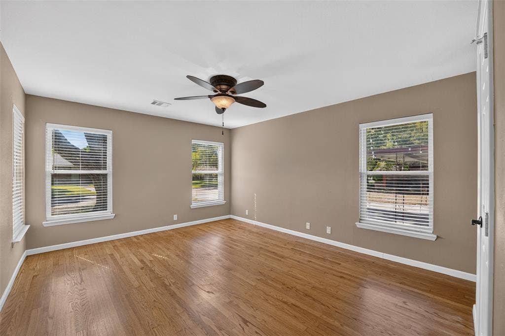 9733 Edgelake Drive, Dallas, TX 75218