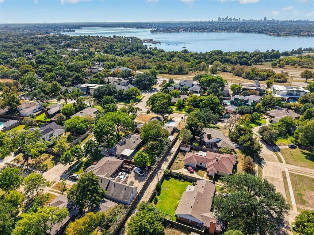 9733 Edgelake Drive, Dallas, TX 75218