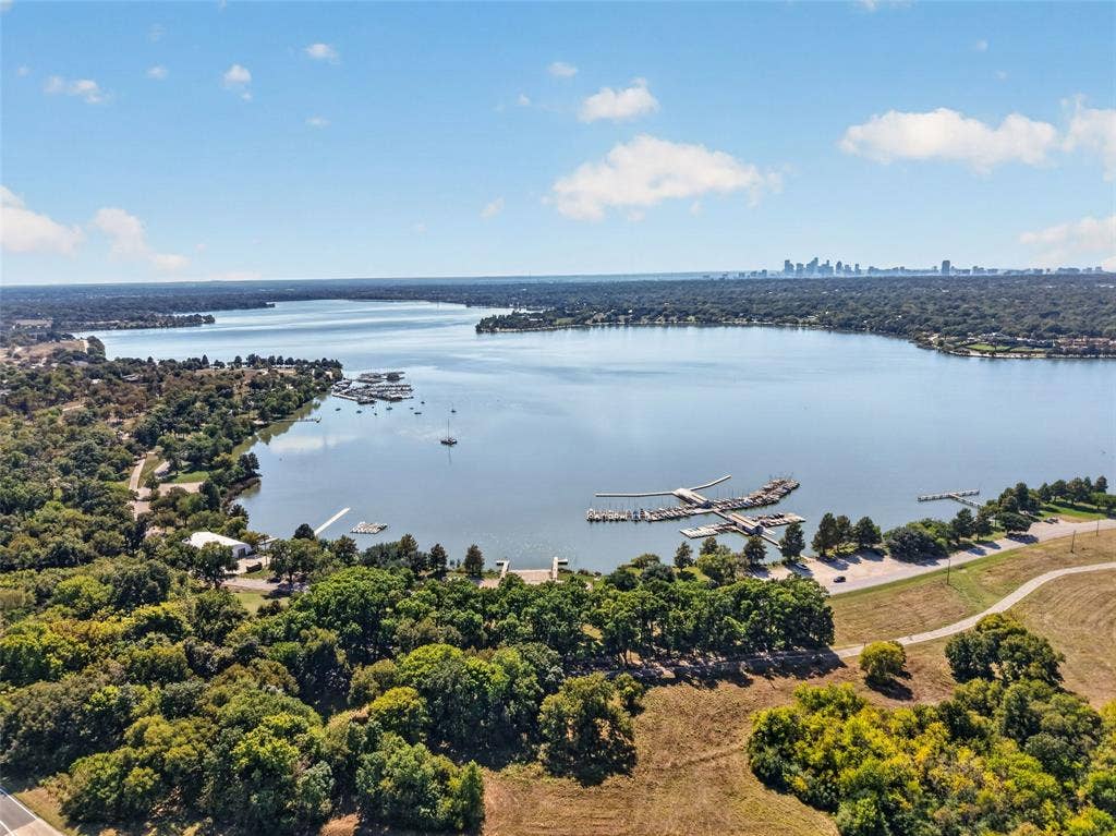 9733 Edgelake Drive, Dallas, TX 75218