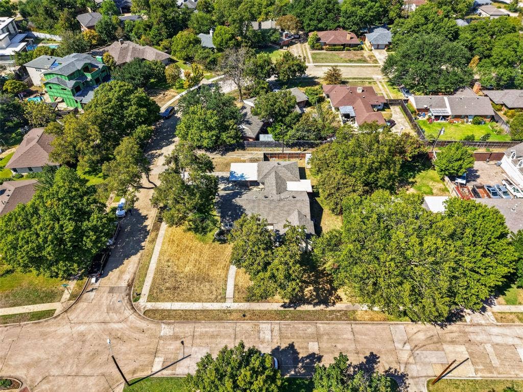 9733 Edgelake Drive, Dallas, TX 75218
