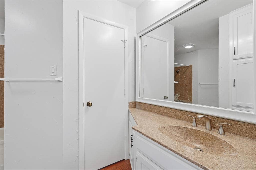 5917 Pleasant Hill Drive, Arlington, TX 76016 5917 Pleasant Hill Drive, Arlington, TX 76016
