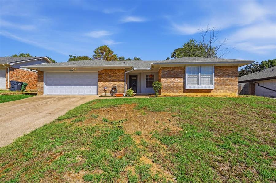 Property photo for 5917 Pleasant Hill Drive, Arlington, TX