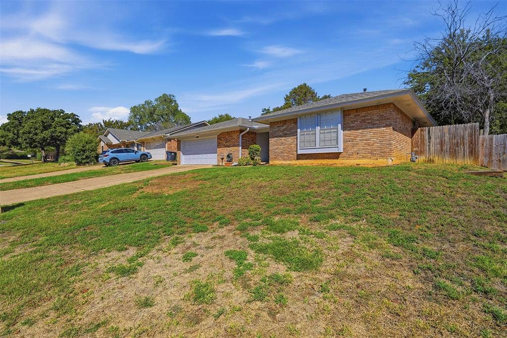 5917 Pleasant Hill Drive, Arlington, TX 76016 5917 Pleasant Hill Drive, Arlington, TX 76016