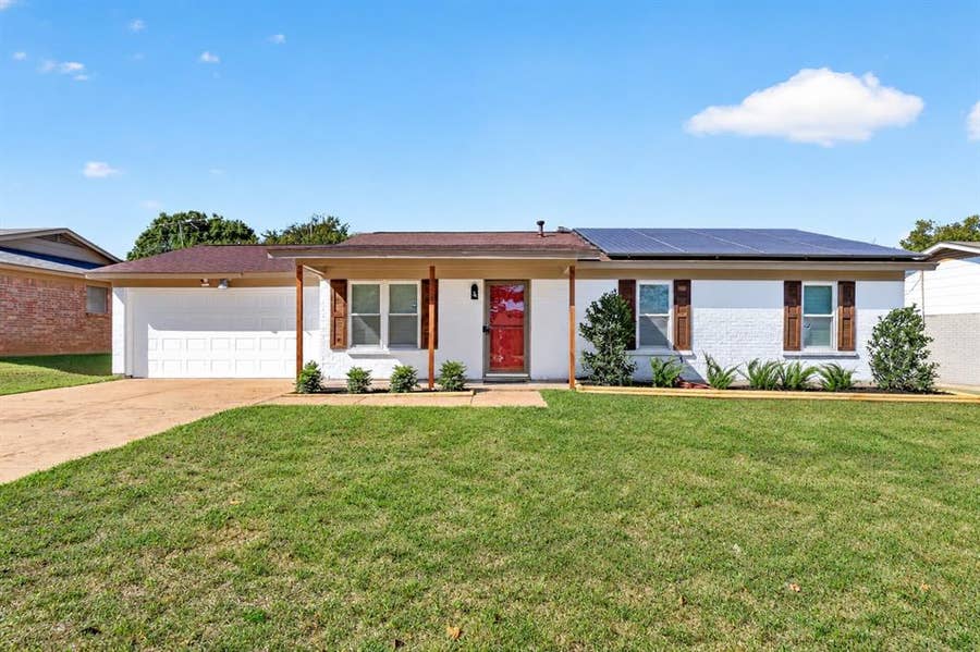 Property photo for 237 E Malone Avenue, Crowley, TX