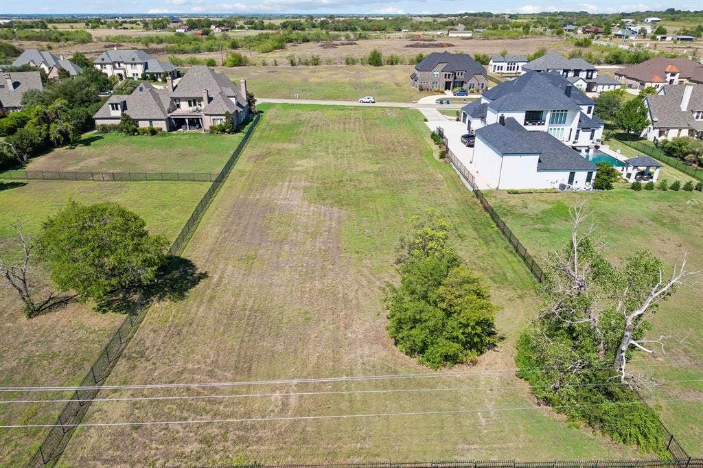 1103 Estate Drive, Ennis, TX 75119 1103 Estate Drive, Ennis, TX 75119