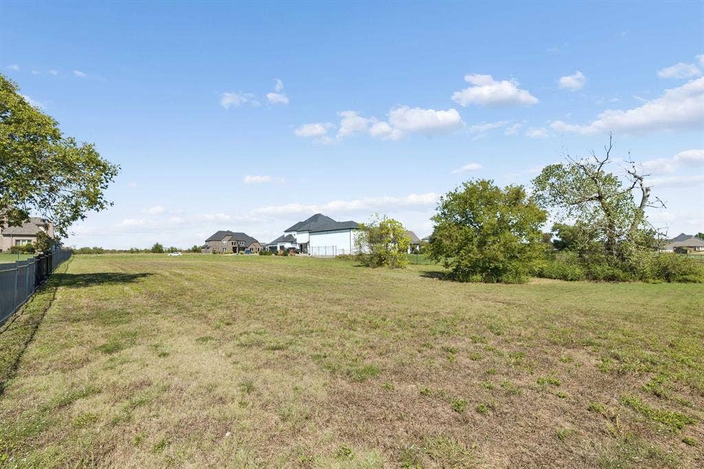 1103 Estate Drive, Ennis, TX 75119 1103 Estate Drive, Ennis, TX 75119