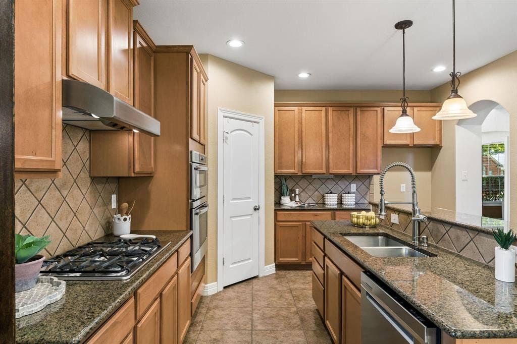6316 Blackstone Drive, McKinney, TX 75070 6316 Blackstone Drive, McKinney, TX 75070