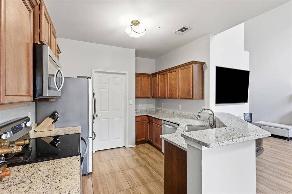9836 Wilkins Way, Plano, TX 75025 9836 Wilkins Way, Plano, TX 75025