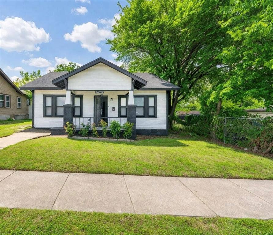 2628 Avenue G, Fort Worth, TX 76105 2628 Avenue G, Fort Worth, TX 76105