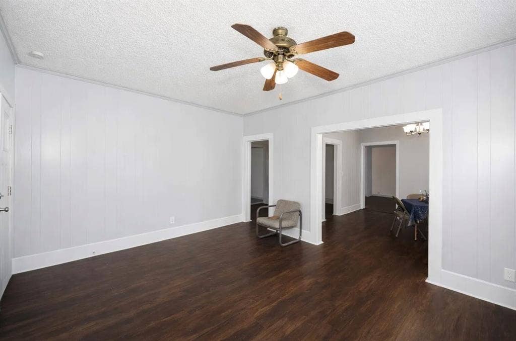 2628 Avenue G, Fort Worth, TX 76105 2628 Avenue G, Fort Worth, TX 76105
