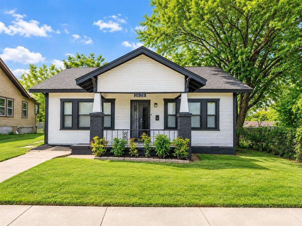 2628 Avenue G, Fort Worth, TX 76105 2628 Avenue G, Fort Worth, TX 76105