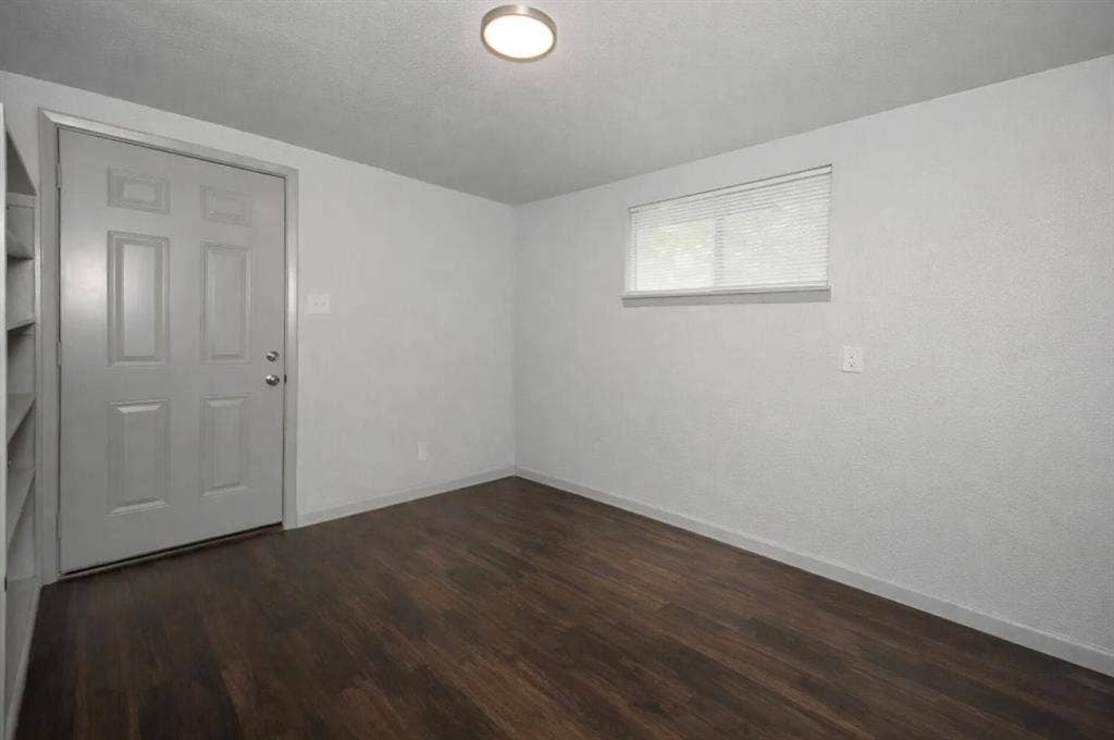 2628 Avenue G, Fort Worth, TX 76105 2nd floor entry