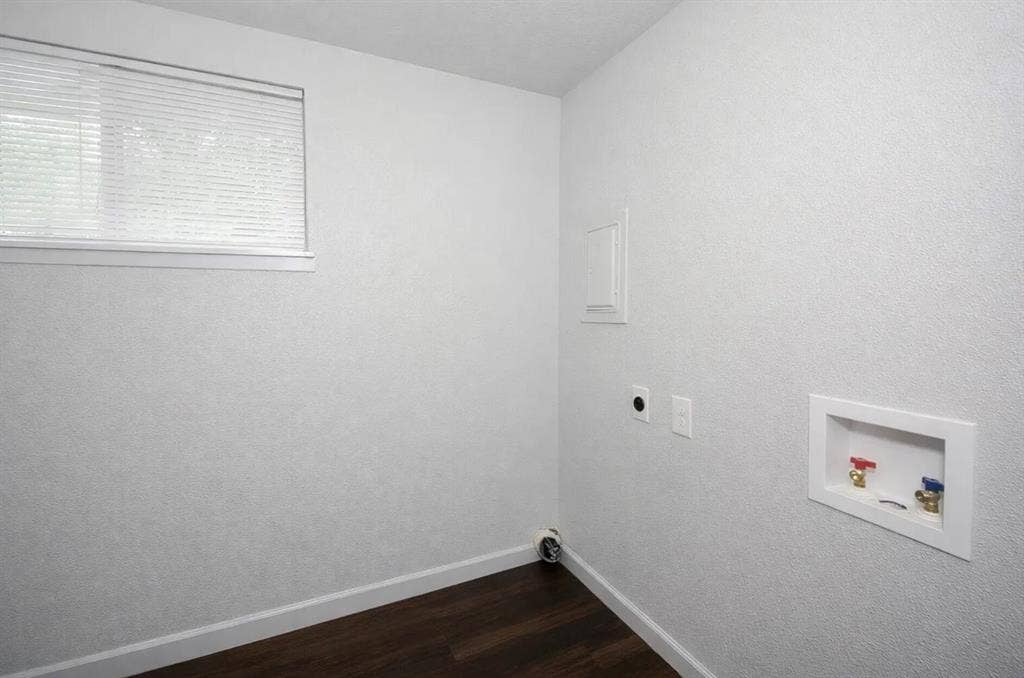 2628 Avenue G, Fort Worth, TX 76105 2628 Avenue G, Fort Worth, TX 76105