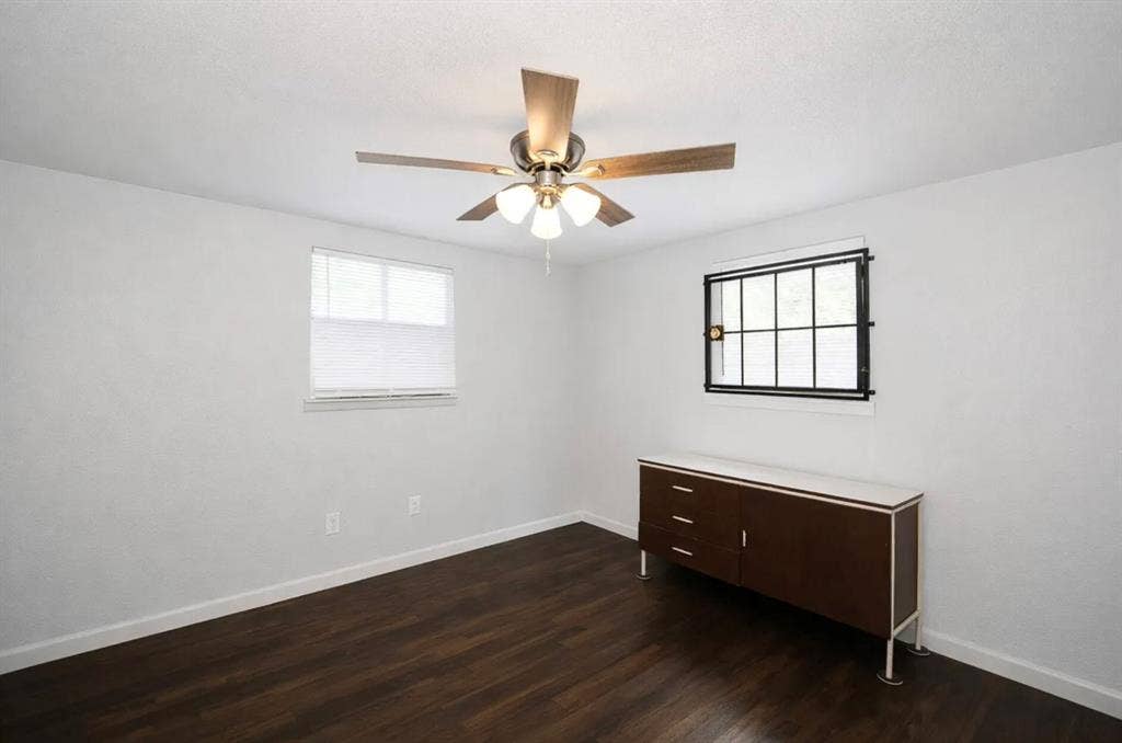 2628 Avenue G, Fort Worth, TX 76105 2628 Avenue G, Fort Worth, TX 76105