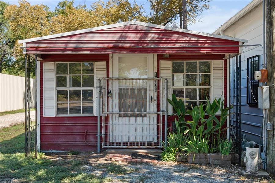 Property photo for 1131 N Beaton Street, Corsicana, TX