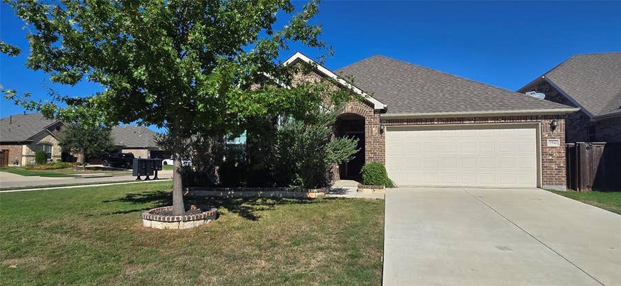 Property photo for 2516 Linwood Drive, Mansfield, TX