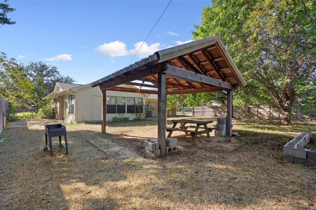 231 Del Rio Drive, Hewitt, TX 76643 231 Del Rio Drive, Hewitt, TX 76643