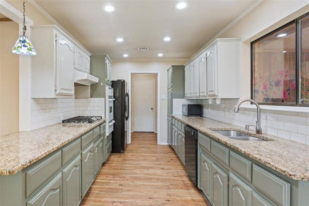 231 Del Rio Drive, Hewitt, TX 76643 231 Del Rio Drive, Hewitt, TX 76643