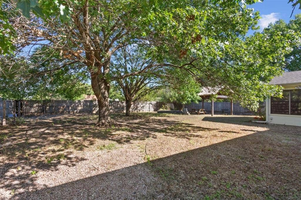 231 Del Rio Drive, Hewitt, TX 76643 231 Del Rio Drive, Hewitt, TX 76643
