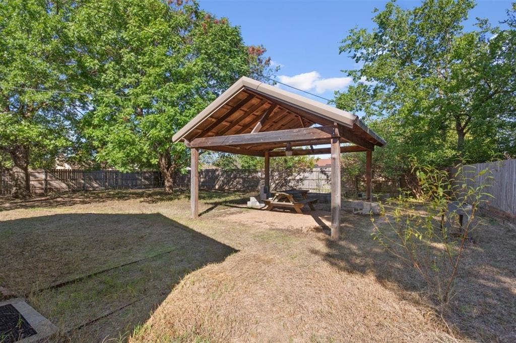 231 Del Rio Drive, Hewitt, TX 76643 231 Del Rio Drive, Hewitt, TX 76643