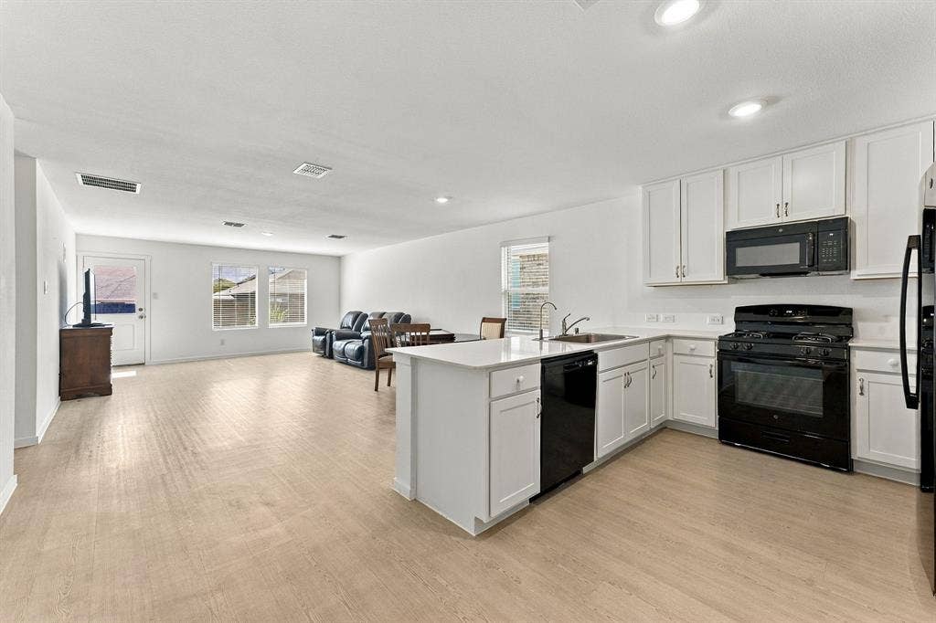 1948 Kiwi Drive, Royse City, TX 75189 1948 Kiwi Drive, Royse City, TX 75189