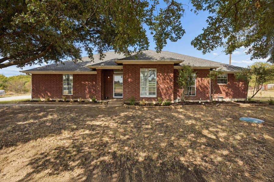 Property photo for 14529 County Road 511, Venus, TX