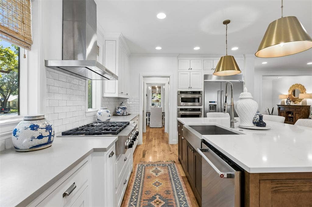 560 Northlake Drive, Dallas, TX 75218 560 Northlake Drive, Dallas, TX 75218