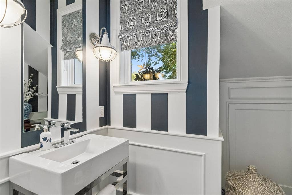 560 Northlake Drive, Dallas, TX 75218 560 Northlake Drive, Dallas, TX 75218