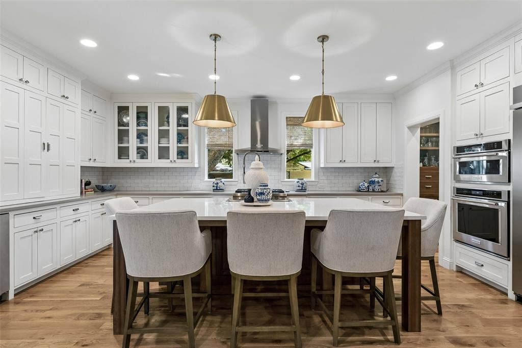 560 Northlake Drive, Dallas, TX 75218 560 Northlake Drive, Dallas, TX 75218