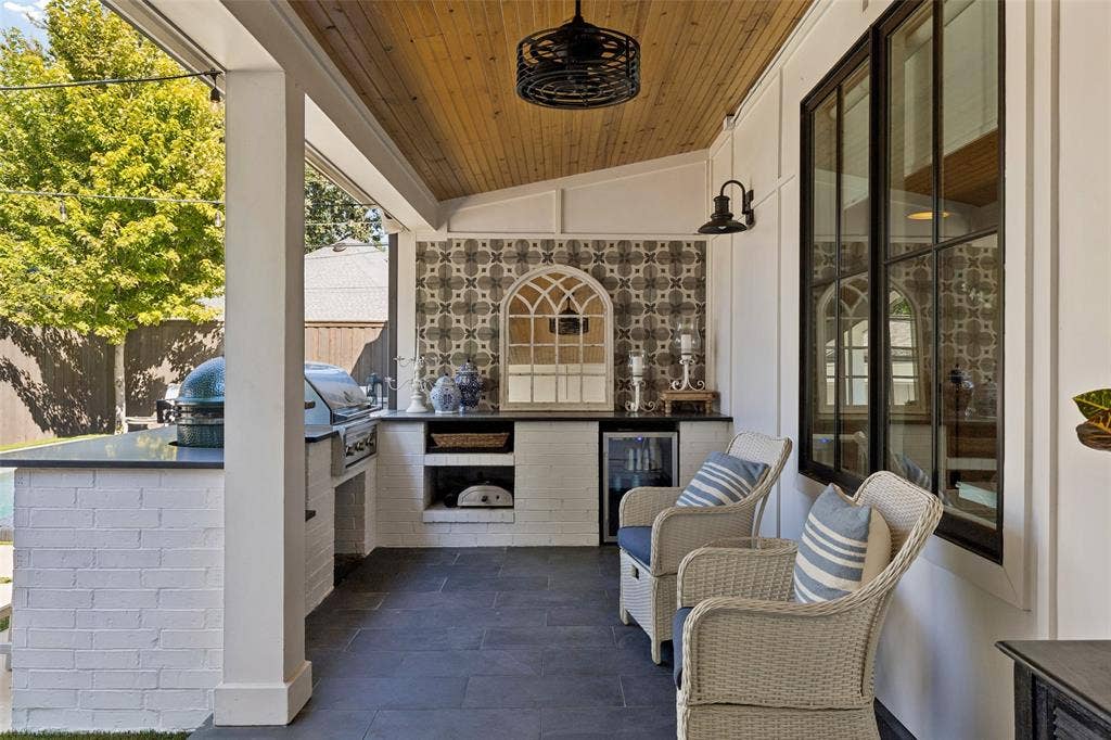 560 Northlake Drive, Dallas, TX 75218 560 Northlake Drive, Dallas, TX 75218