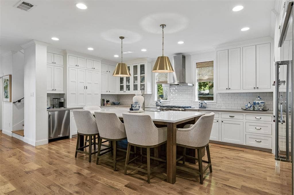 560 Northlake Drive, Dallas, TX 75218 560 Northlake Drive, Dallas, TX 75218