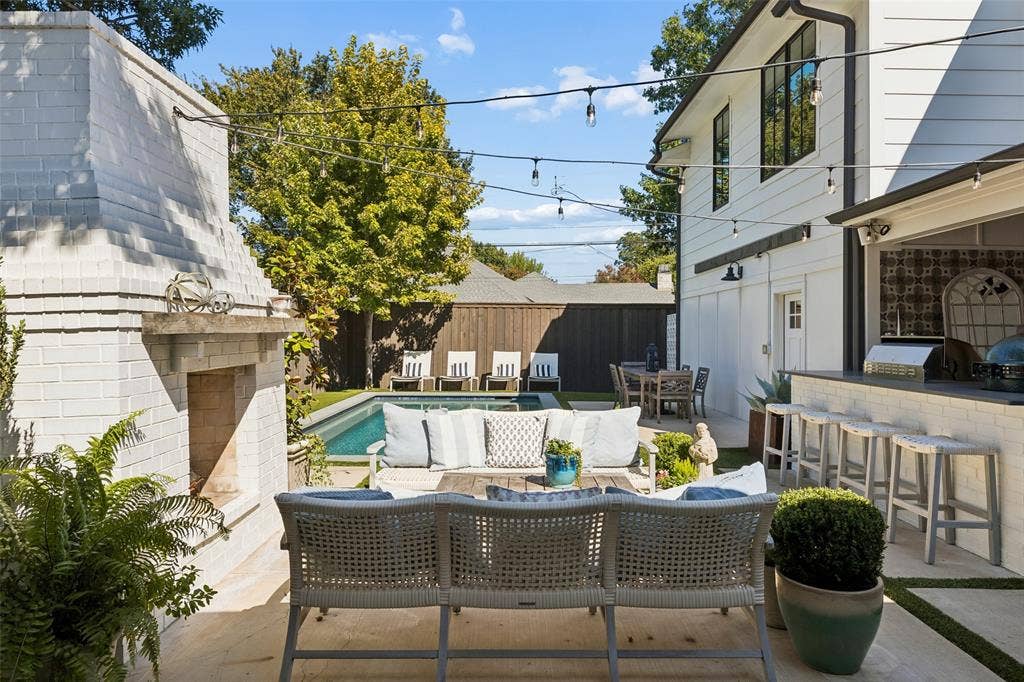 560 Northlake Drive, Dallas, TX 75218 560 Northlake Drive, Dallas, TX 75218