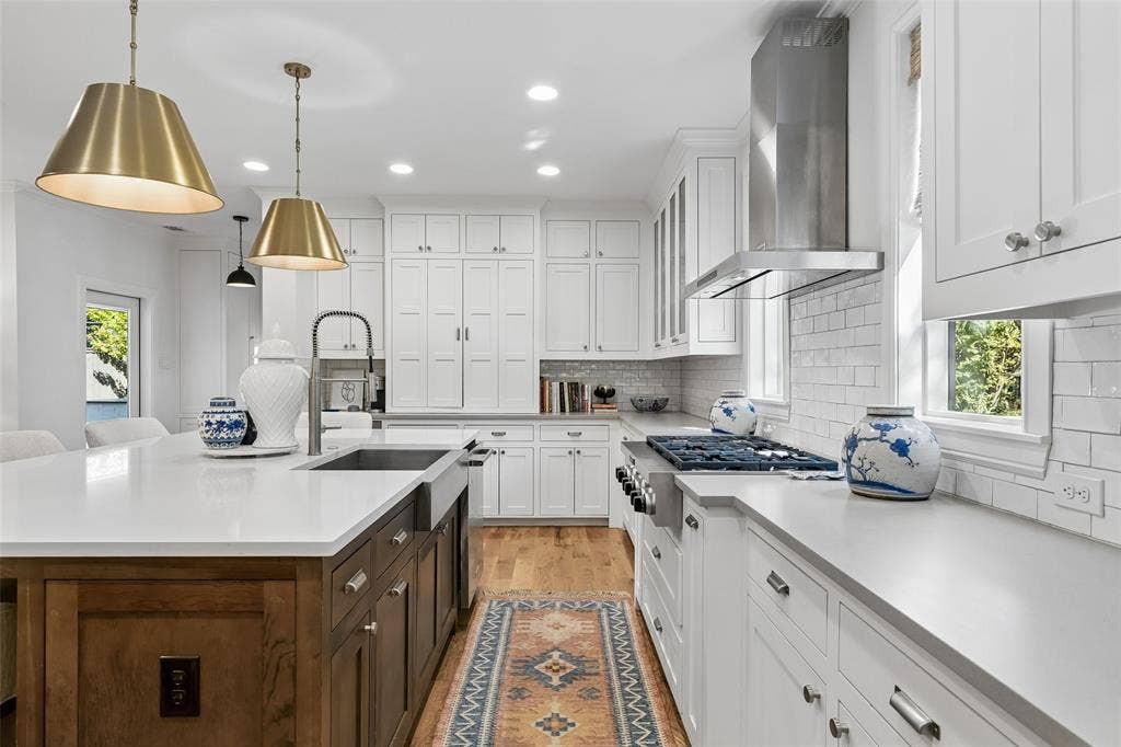 560 Northlake Drive, Dallas, TX 75218 560 Northlake Drive, Dallas, TX 75218