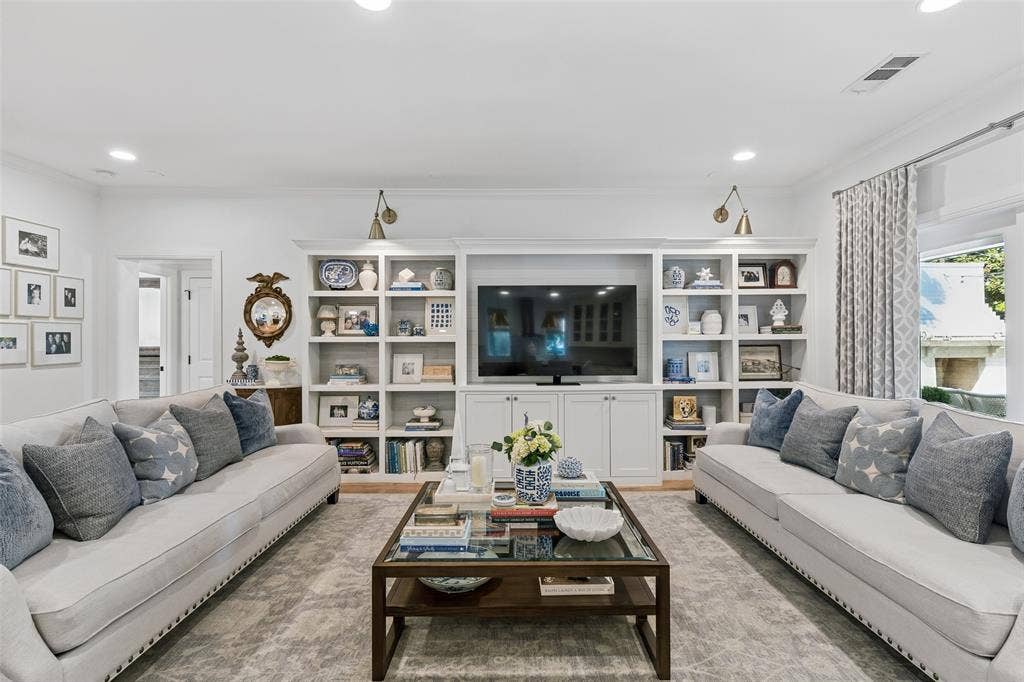 560 Northlake Drive, Dallas, TX 75218 560 Northlake Drive, Dallas, TX 75218