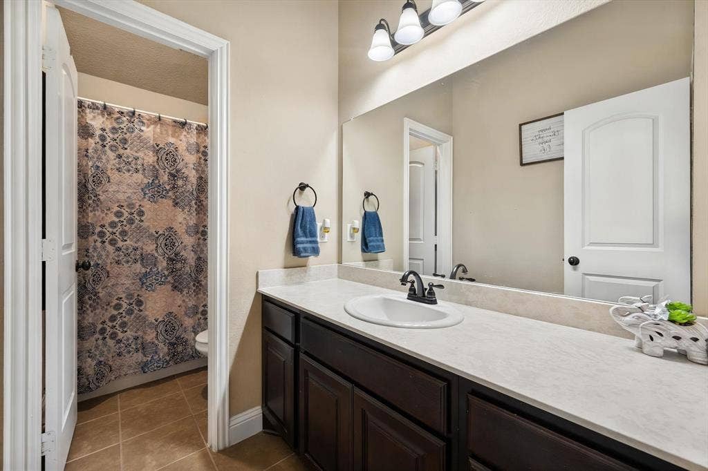 133 Haymeadow Drive, Crandall, TX 75114
