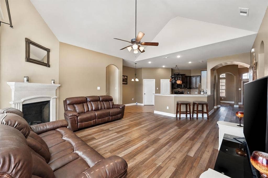 133 Haymeadow Drive, Crandall, TX 75114