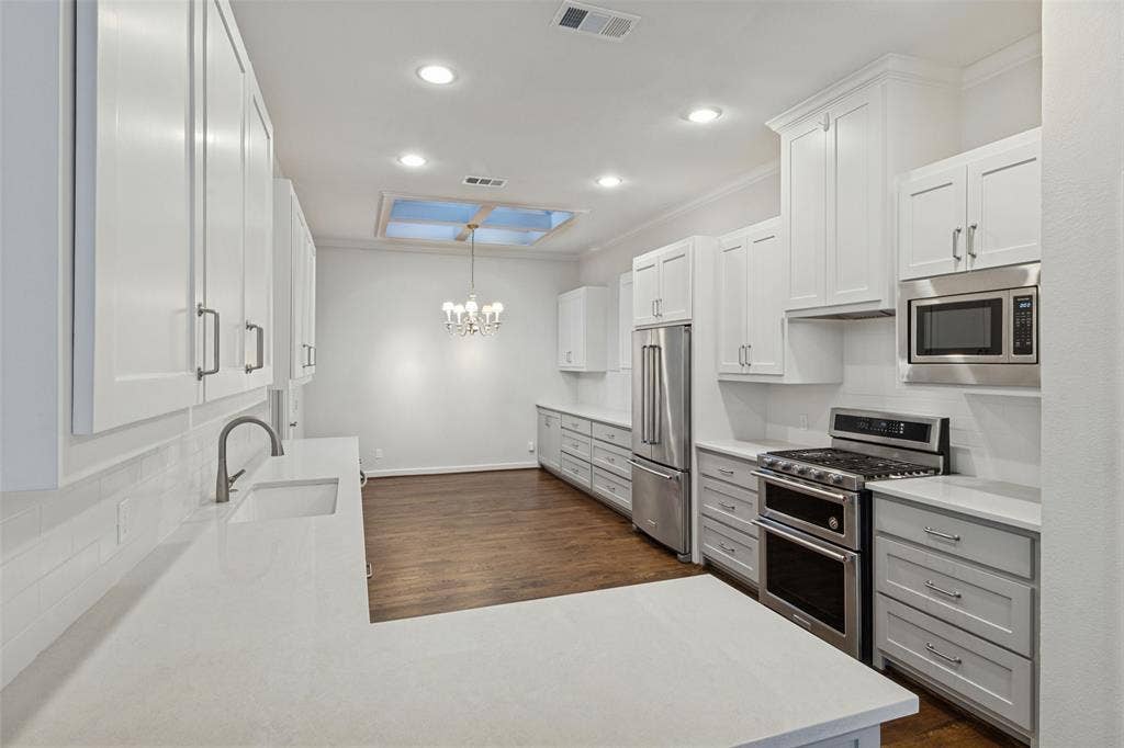 7338 Lane Park Drive, Dallas, TX 75225