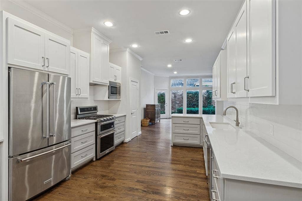7338 Lane Park Drive, Dallas, TX 75225