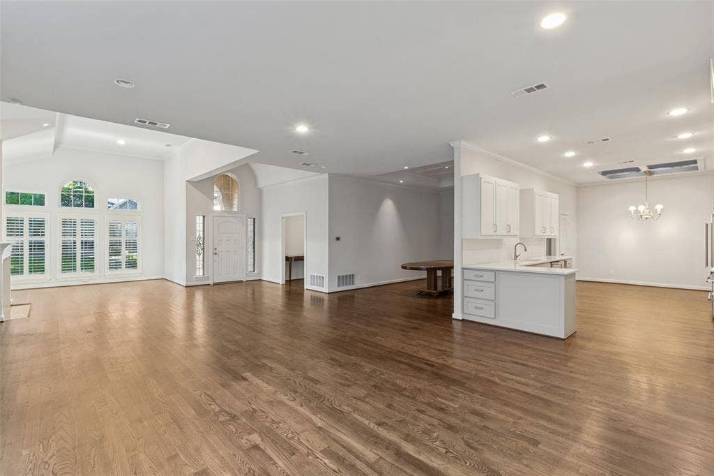 7338 Lane Park Drive, Dallas, TX 75225