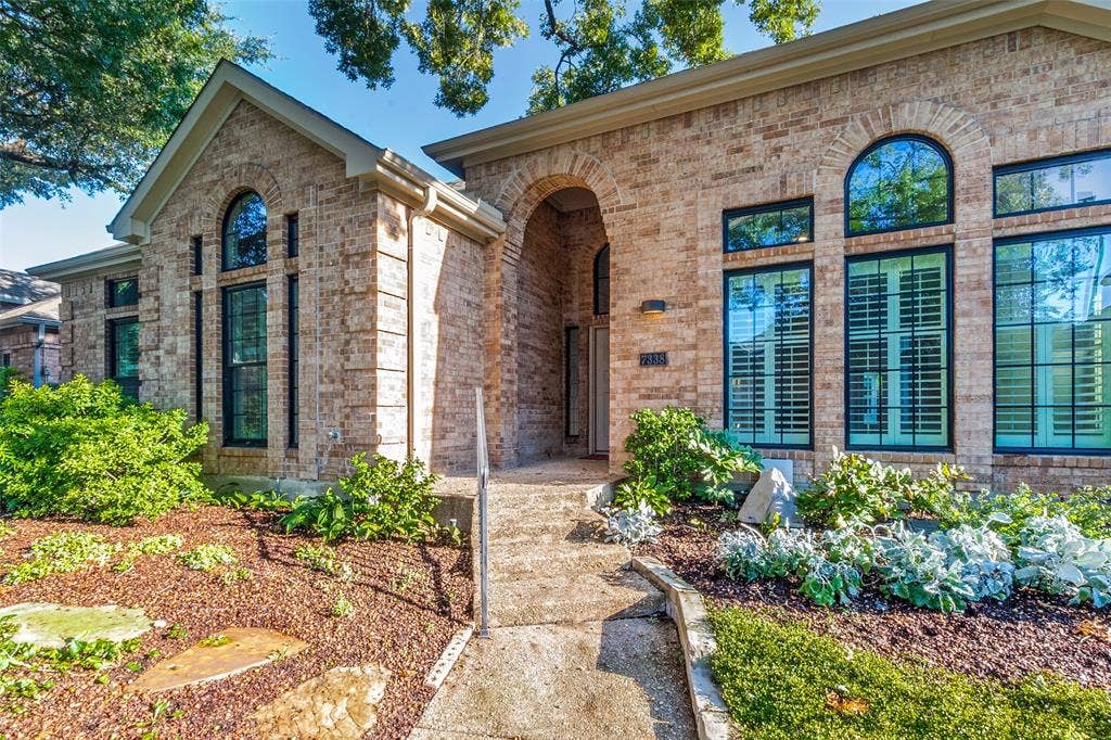 7338 Lane Park Drive, Dallas, TX 75225