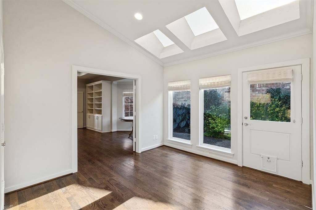7338 Lane Park Drive, Dallas, TX 75225
