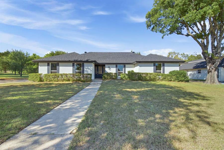 Property photo for 316 Oak Valley Drive, Colleyville, TX