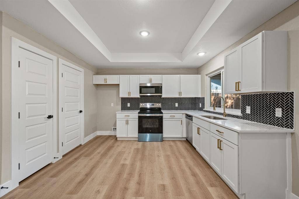 7512 Clover Lane, Watauga, TX 76148