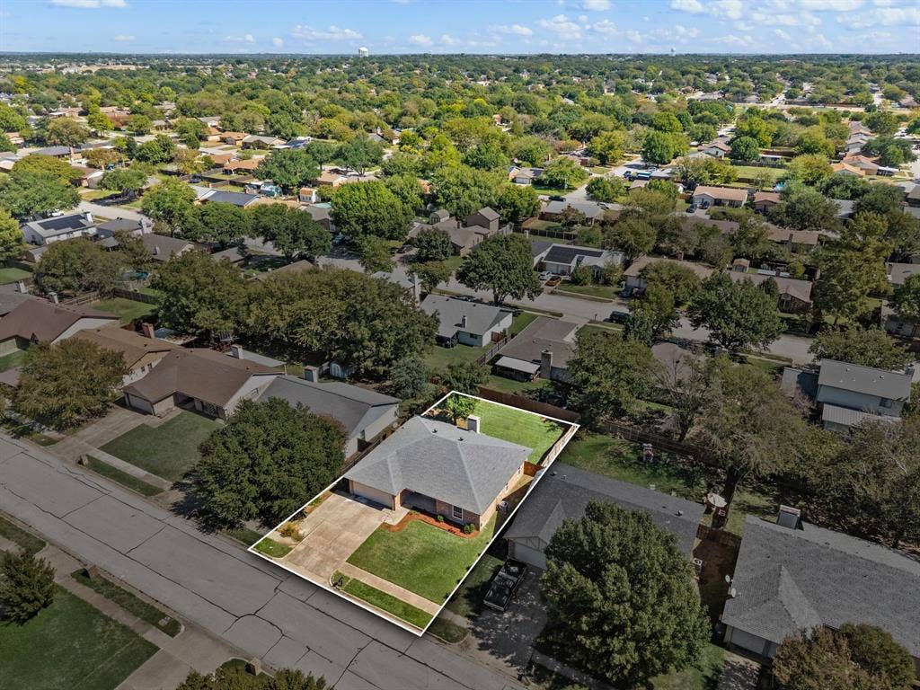 7512 Clover Lane, Watauga, TX 76148