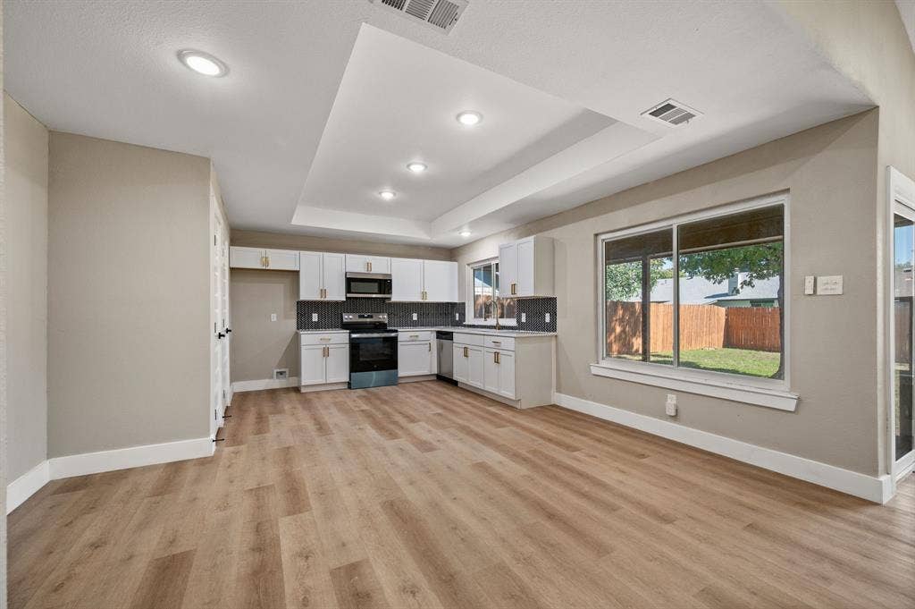 7512 Clover Lane, Watauga, TX 76148